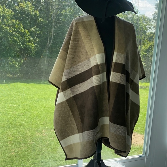 Woolrich Buffalo Plaid Blanket Fleece Shawl - Picture 3 of 6